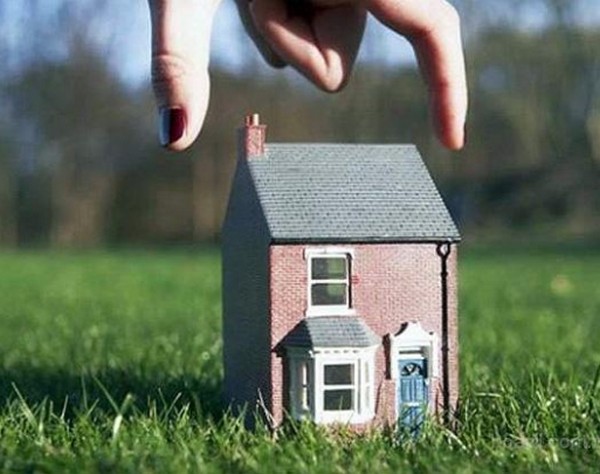 Многодетным семьям, как правило, безвозмездно выдают земельные участки, на которых можно построить дом
